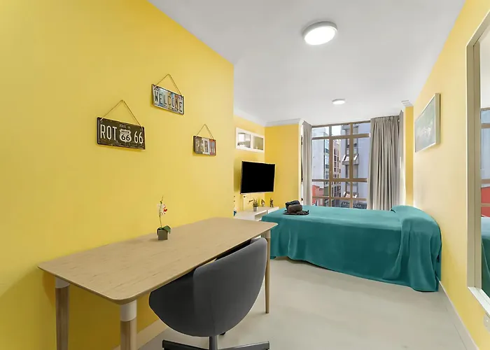 En Calle Heraclio Sanchez * Сан-Кристобаль-де-Ла-Лагуна